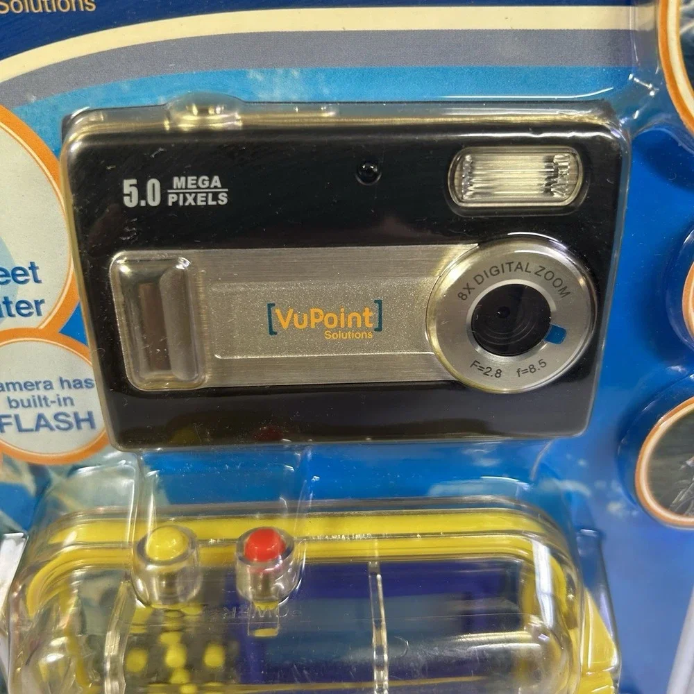 VuPoint Solutions 5.0 Mega Pixels Underwater Digital Camera with Waterproof Case